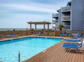 Oceanfront Condo with pool - Walk to the Tiki Bar