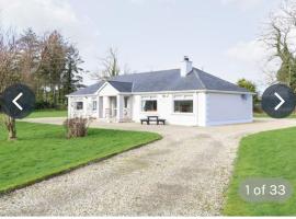 Rossgier bungalow, hotel near Seat of Power Visitor Centre, Lifford