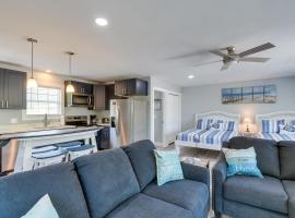 Ocean Isle Beach Vacation Rental about 1 Mi to Pier! โรงแรมในโอเชียนไอเอิลบีช