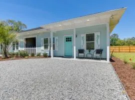 Charming Ocean Isle Beach Home about 1 Mi to Beach!