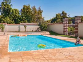 3 Bedroom Lovely Apartment In Ocquerre, vacation rental in Ocquerre
