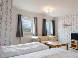 Straendhus Bed&Breakfast, hotel na may parking sa Hasselberg