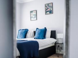 Charming 3-Bedroom Home in Liverpool - FREE Parking, hotell med parkering i Deysbrook