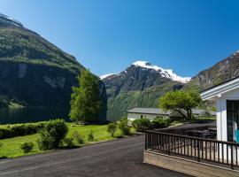 Geirangerfjorden Feriesenter, beach hotel in Geiranger