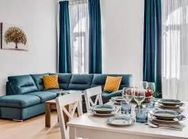 Ultra Central Apartment with Private Terrace