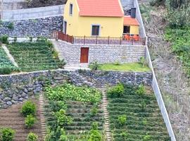 casa caminho da praia, hotel u gradu 'Porto da Cruz'