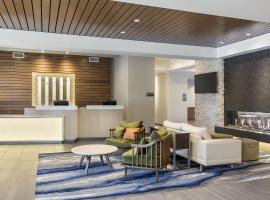 Fairfield Inn & Suites by Marriott Minneapolis North/Blaine, готель з басейнами у місті Блейн