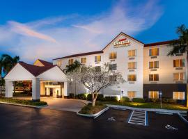 Fairfield Inn & Suites Boca Raton, hotel a prop de 20th Street Shopping Center, a Boca Raton