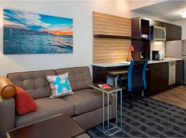 TownePlace Suites by Marriott Fort Myers Estero, хотел в Естеро