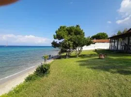 Olga Studio House in front of the beach