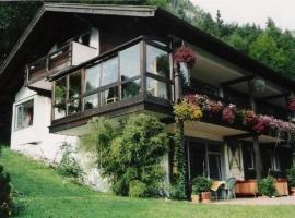 Gemütliche Ferienwohnung in Schneizlreuth mit Terrasse und Bergblick, hotel in Schneizlreuth