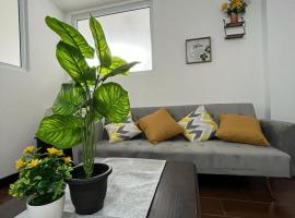 Apartamento Tesoro-Ciudad de Guatemala zona 2 de Mixco: Guatemala, Jinaya Eco yakınında bir otel