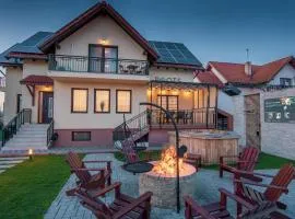 Roots Villa Redwood