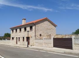 Casa Os Chocolateiros, hotel sa parkingom u gradu Ourense