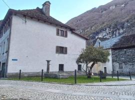 Armonia edificio storico del 1563., hotel with parking in Cevio