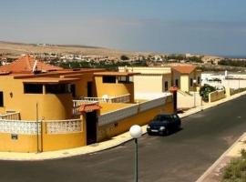 Ferienhaus in Pájara mit Terrasse: La Pared'de bir otel