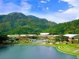 Pico De Loro Hamilo Coast beach and Country Club - Myna B One Bedroom