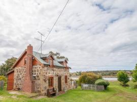 The Blacksmith's Cottage at Lisdillon Vineyard, hotel Little Swanport városában 