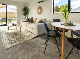Riccarton 2 bed 1 bath w/garage