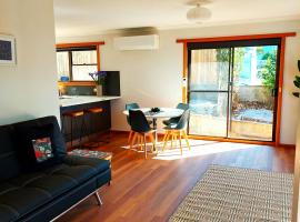 Percy's Cottage, holiday rental in Devonport