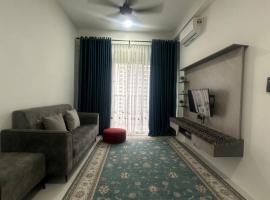 IQ Homestay Cybersouth with Swimming Pool, location de vacances à Kampung Dengkil