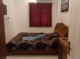 ROOMS, hotel 