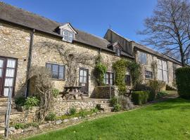 Wisteria Cottage, hotel with parking in Musbury