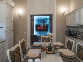BELVEDERE Luxury Apartment, view on the Lucca Walls, hotel in Lucca