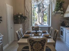 BELVEDERE Luxury Apartment, view on the Lucca Walls, hotel a Lucca