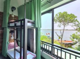 Calm House 2 HOSTEL: Hội An şehrinde bir otel