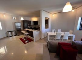 Superb 3 Bedroom Maisonette in Naxxar, hotel v destinaci Naxxar