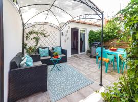 Luxury 2-Bed Garden Apartment in Pinoso, hotell i Pinoso