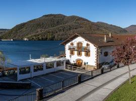 Hostal Etxeberri, hotel amb aparcament a Eugi