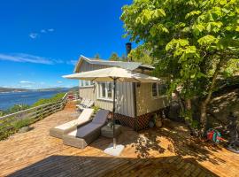 Summer cabin by the sea Holmsbu. (40 min from Oslo), готель у місті Аскер