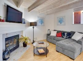 Newport Beach Vacation Rental Near Beach & Pier, מלון בניופורט ביץ'