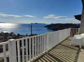 Apartamento nuevo con vistas a las Islas Cíes, hotel a Cangas de Morrazo