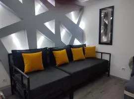 Triangle studio Divcibare