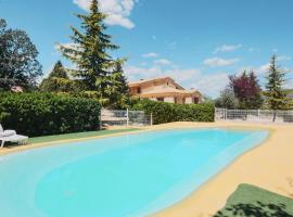 Beautiful Home In Caravaca With Wifi, Swimming Pool And 5 Bedrooms, vacation rental in Barranda