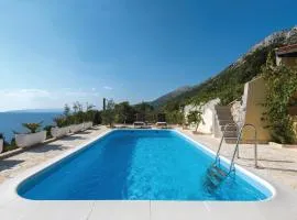 Two-Bedroom Holiday Home In Dingac