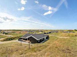 Stunning Home In Hvide Sande With Wifi, luxury hotel in Bjerregård