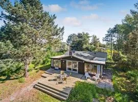 Three-Bedroom Holiday Home In Martofte
