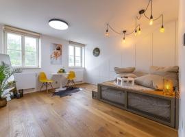 Luxurious, charming studio perfect for couples, hotel i nærheden af Florenc Busstation, Prag
