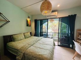 MILD ROOM SEA VIEW ROOM FOR RENT, hôtel sur les Îles Phi Phi