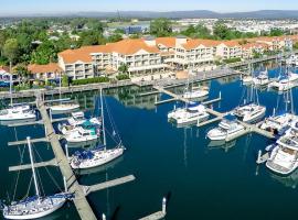 Hope Harbour Hotel, hotel near Coomera Waters Marina, Gold Coast