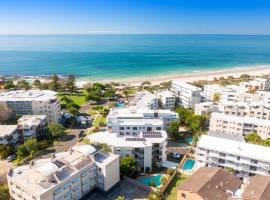 Ashwood on Kings- Kings Beach, hotel com piscina em Caloundra