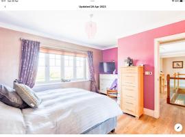 The Kings Suite Oak Drive, Colwyn Bay LL29 7YP FIRST FLOOR, bed & breakfast i Colwyn Bay