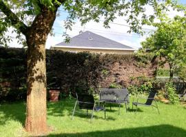 studio avec jardin à Rodez, khách sạn gần Rodez Train Station, Rodez