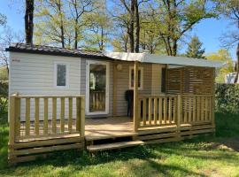 Mobile home 3 chambres Camping Cœur de Vendée 3 étoiles, дешевий готель у місті La Boissière-de-Montaigu