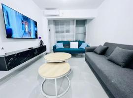 New! Your home in Israel Luxury Suite, lejlighed i Bat Yam