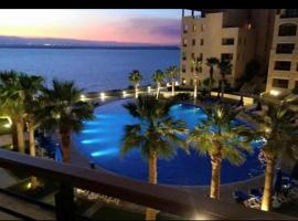 Dead Sea view Elite apartment Samara Resort traveler award 2024, hotel di Sowayma